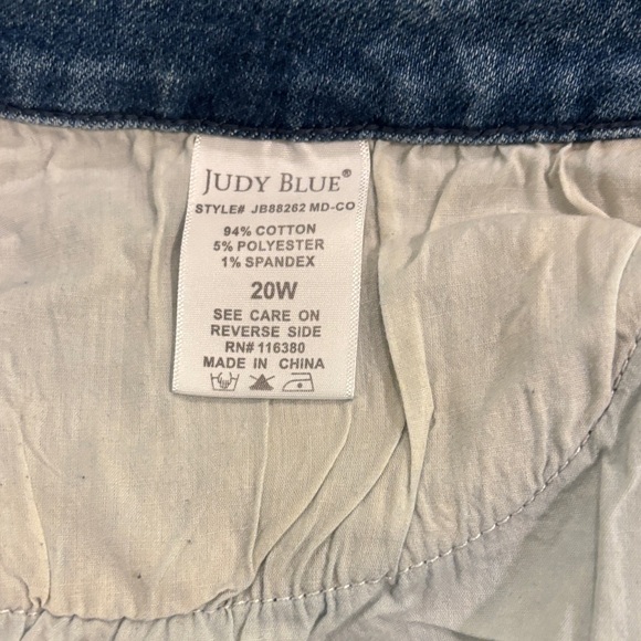 Judy Blue Light Wash Relaxed Fit Ankle Jeans Size 20 W - Picture 8 of 10